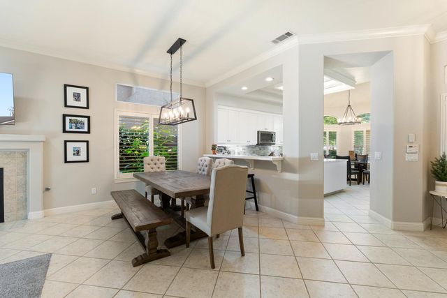933 Golden Oak Dr, Lodi, CA 95242