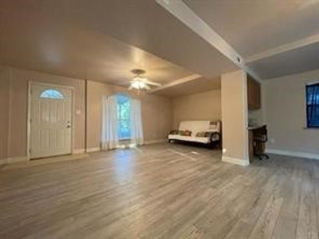107 Los Peces Street, Gun Barrel City, TX 75156