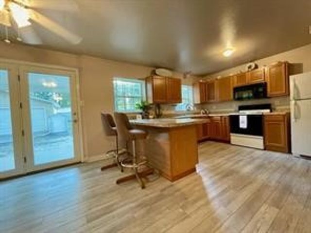 107 Los Peces Street, Gun Barrel City, TX 75156
