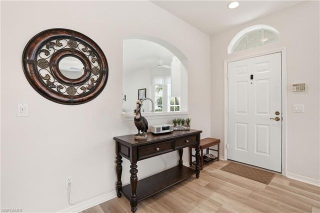 5685 Heron LN 301, Naples, FL 34110