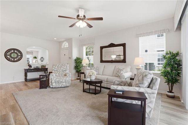 5685 Heron LN 301, Naples, FL 34110