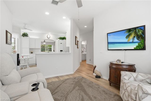 5685 Heron LN 301, Naples, FL 34110