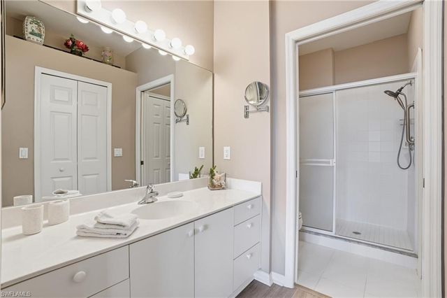 5685 Heron LN 301, Naples, FL 34110