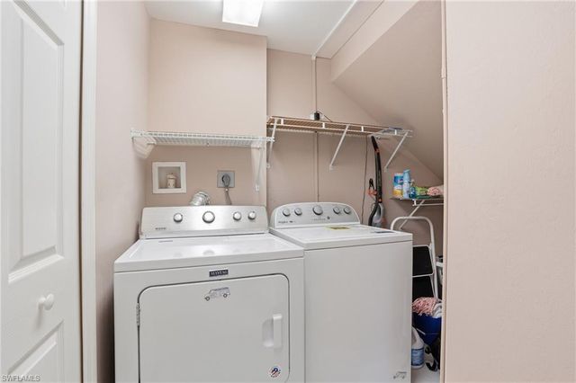 5685 Heron LN 301, Naples, FL 34110