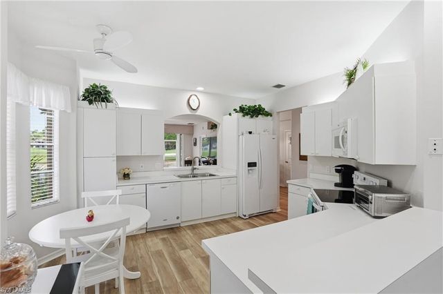 5685 Heron LN 301, Naples, FL 34110