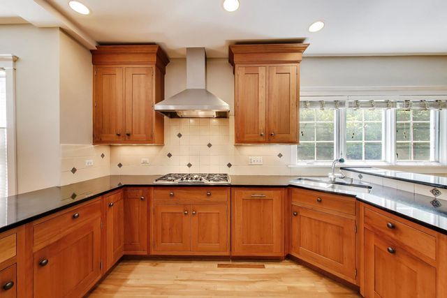 1110 Elm Street, Winnetka, IL 60093