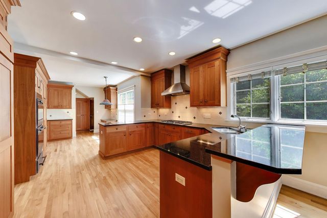 1110 Elm Street, Winnetka, IL 60093