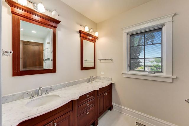 1110 Elm Street, Winnetka, IL 60093