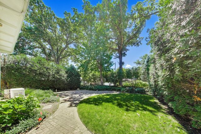 1110 Elm Street, Winnetka, IL 60093