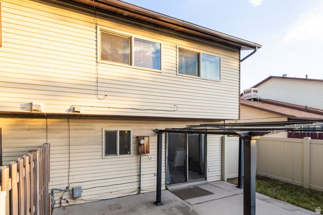 2000 W STONE CREEK DR, West Valley City, UT 84119