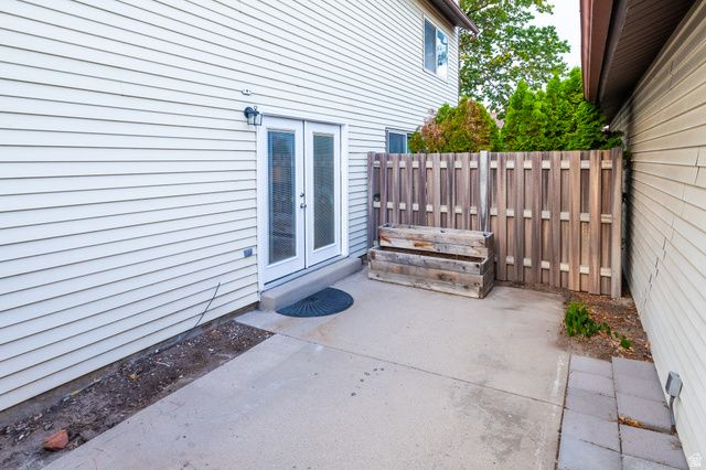 2000 W STONE CREEK DR, West Valley City, UT 84119