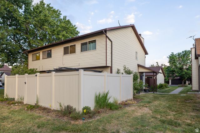2000 W STONE CREEK DR, West Valley City, UT 84119
