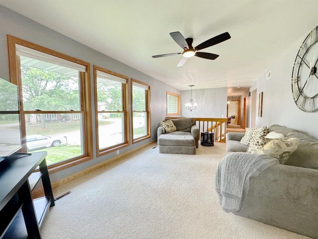 100 Canterbury Court, Waunakee, WI 53597