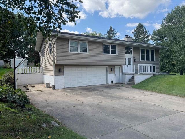 100 Canterbury Court, Waunakee, WI 53597