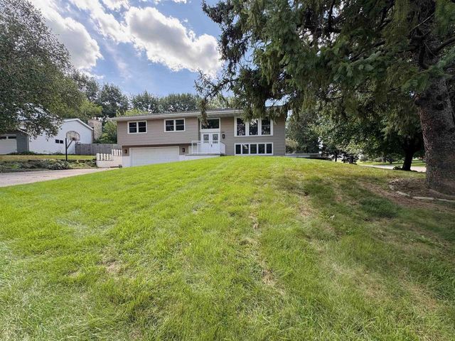 100 Canterbury Court, Waunakee, WI 53597