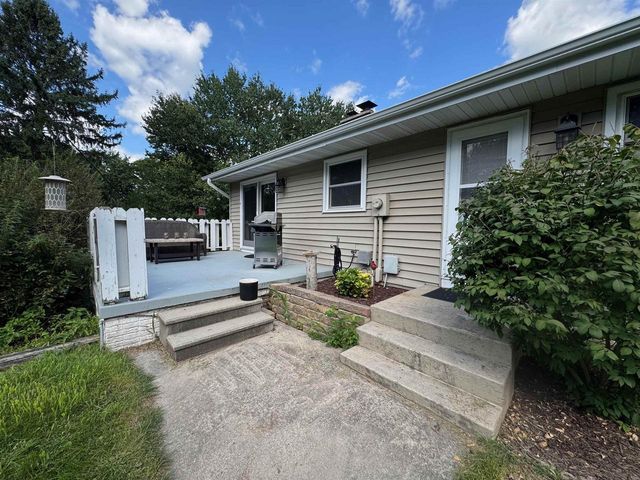 100 Canterbury Court, Waunakee, WI 53597