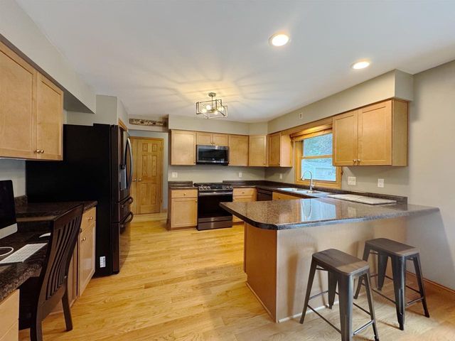 100 Canterbury Court, Waunakee, WI 53597