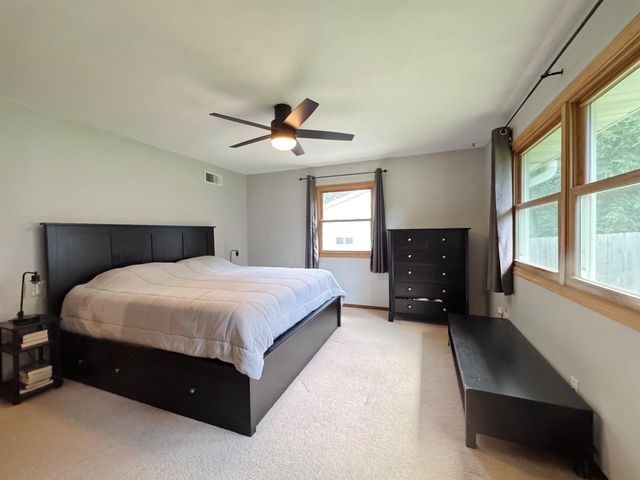 100 Canterbury Court, Waunakee, WI 53597