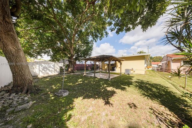 3330 SW 2nd St, Miami, FL 33135