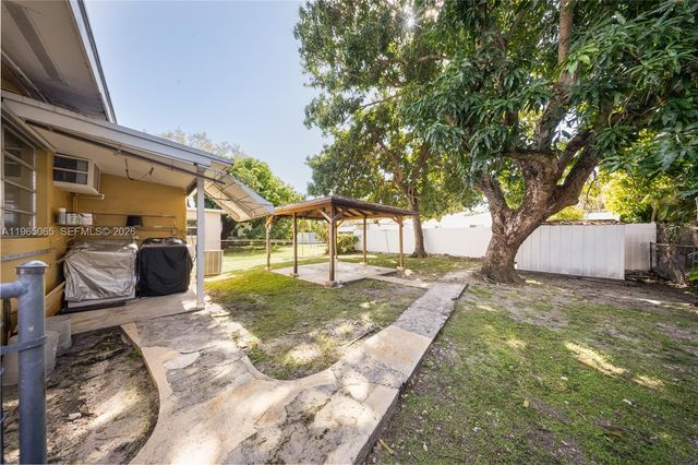 3330 SW 2nd St, Miami, FL 33135