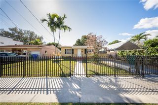 3330 SW 2nd St, Miami, FL 33135