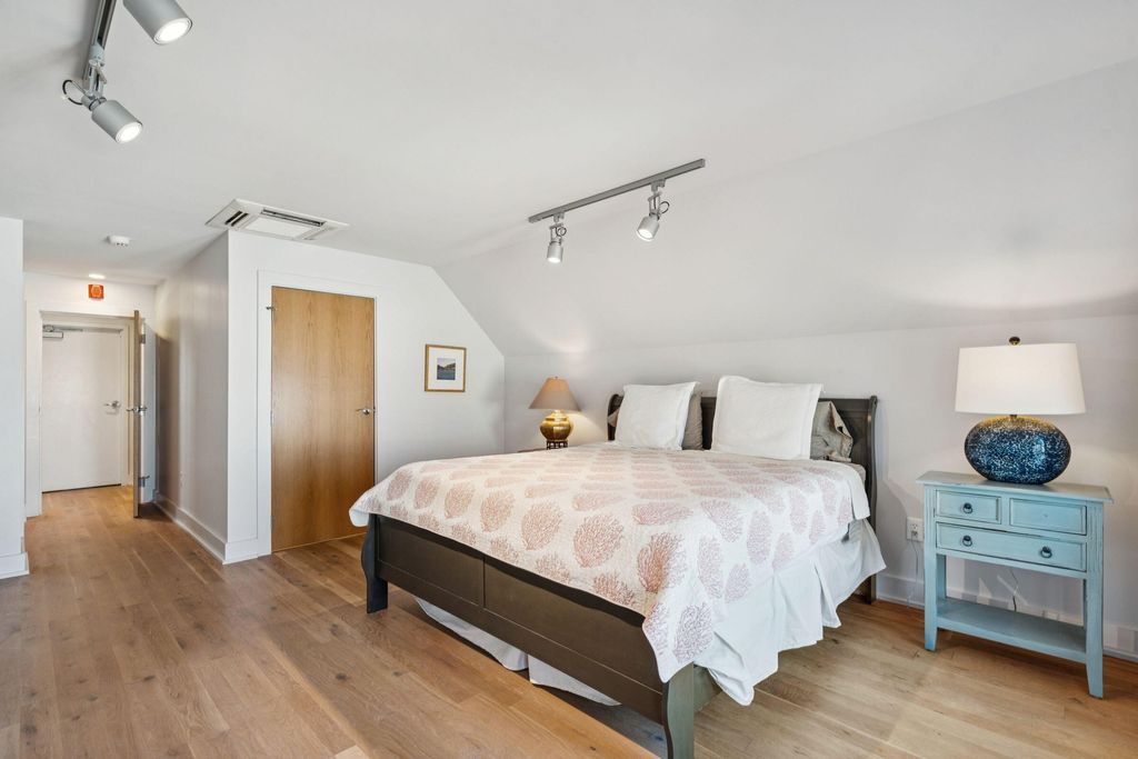 Image 104 of property listing at 241 East Bay Street, Charleston, SC 29401