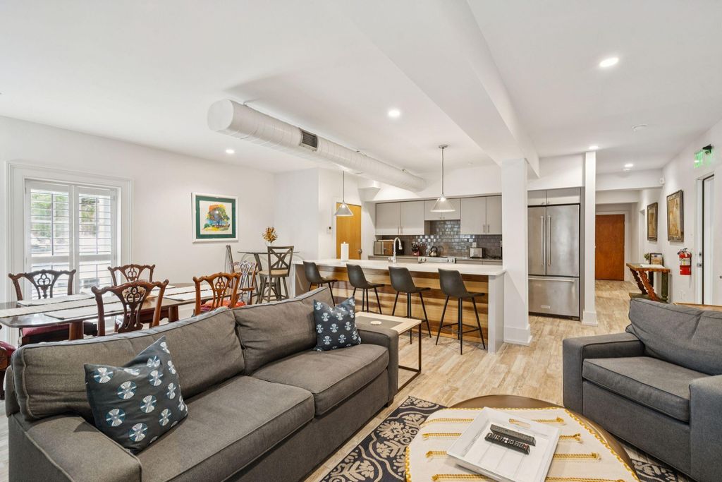 Image 14 of property listing at 241 East Bay Street, Charleston, SC 29401