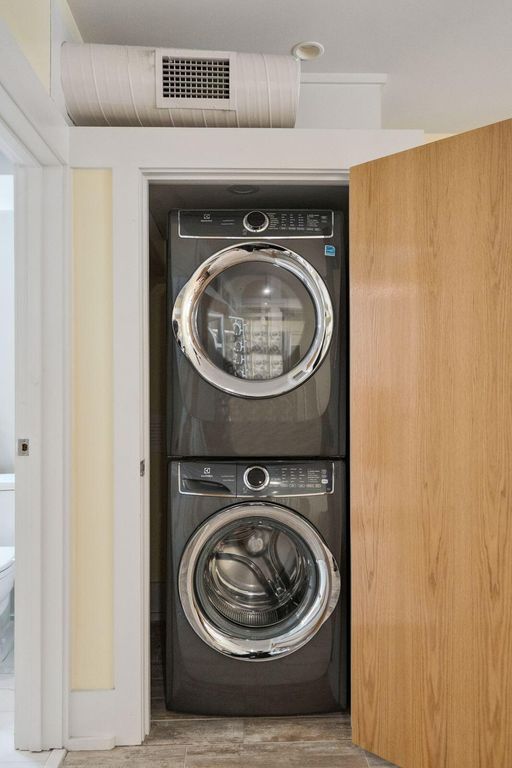 Image 41 of property listing at 241 East Bay Street, Charleston, SC 29401