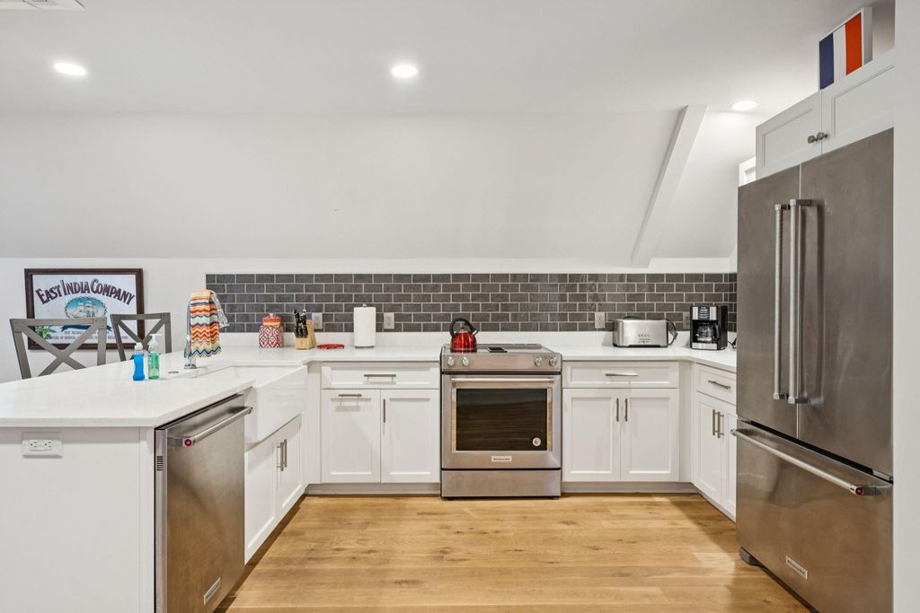 Image 85 of property listing at 241 East Bay Street, Charleston, SC 29401