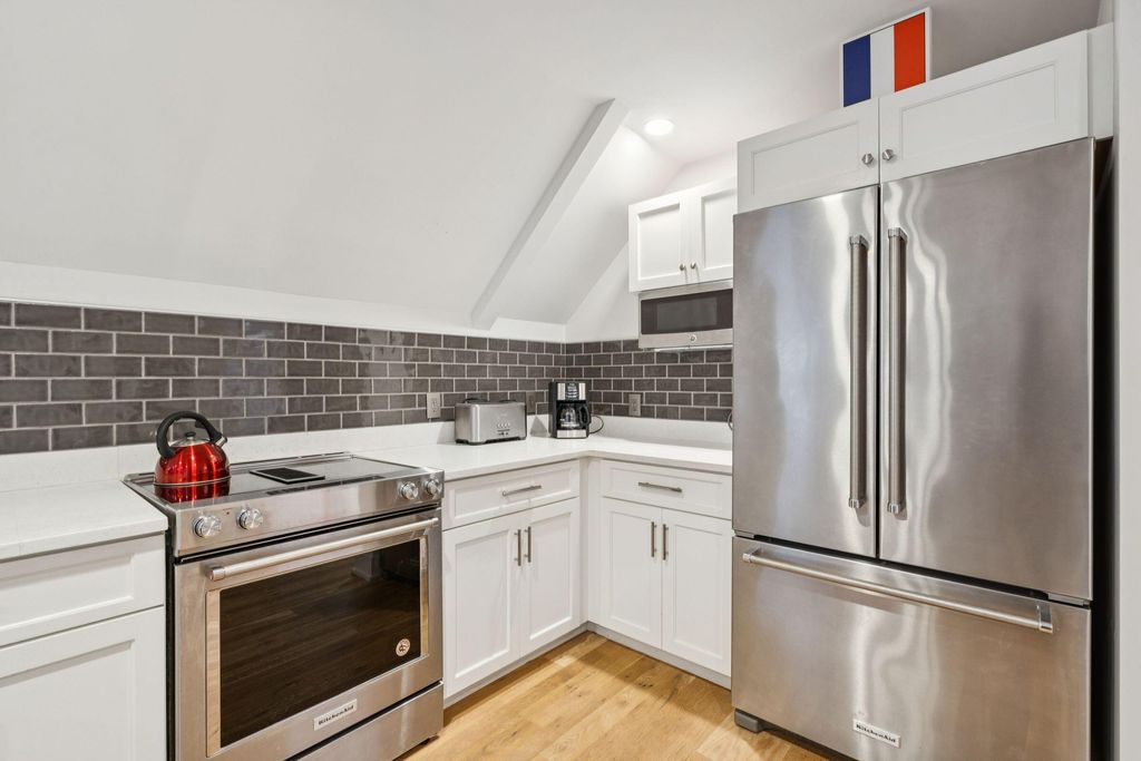 Image 87 of property listing at 241 East Bay Street, Charleston, SC 29401