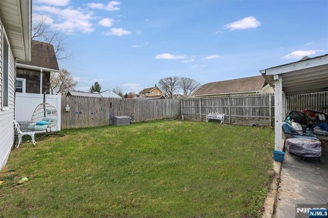 19 Pearl Street, Bloomingdale, NJ 07403