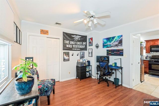 19 Pearl Street, Bloomingdale, NJ 07403