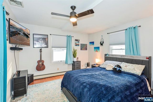 19 Pearl Street, Bloomingdale, NJ 07403