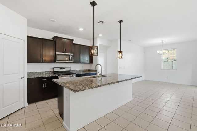 6762 W Encinas Lane Lane, Phoenix, AZ 85043