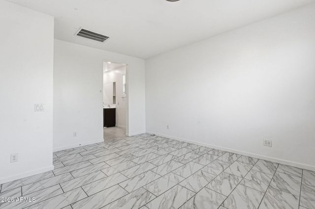 6762 W Encinas Lane Lane, Phoenix, AZ 85043