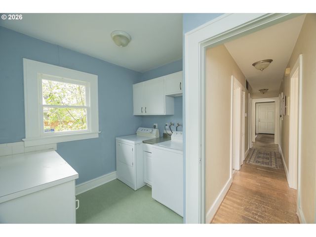 7922 Se SCHILLER St, Portland, OR 97206