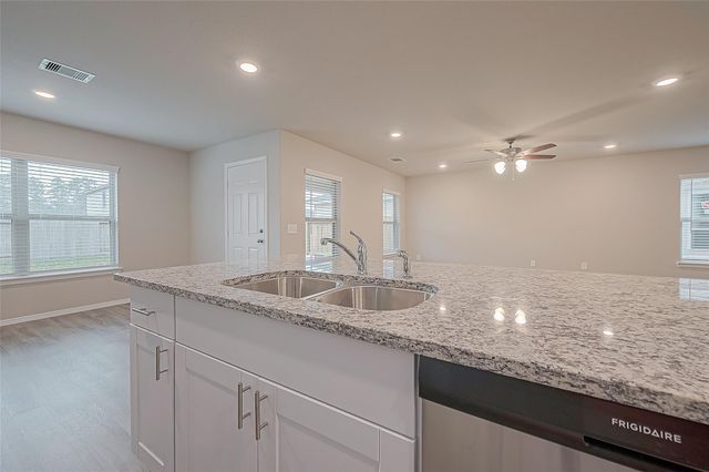 1986 Hidden Cedar Drive, Conroe, TX 77301
