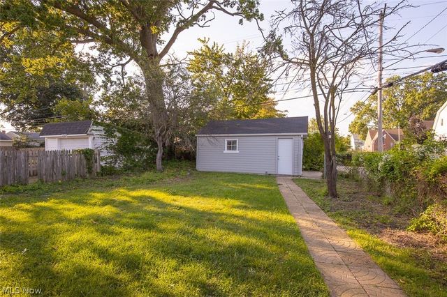 6615 Gilbert Avenue, Parma, OH 44129