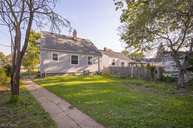 6615 Gilbert Avenue, Parma, OH 44129