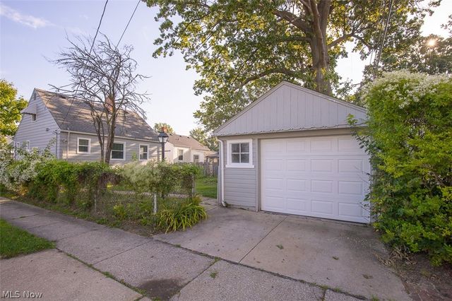 6615 Gilbert Avenue, Parma, OH 44129