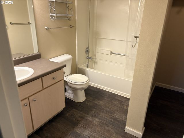 15058 Nw CENTRAL Dr 1003, Portland, OR 97229