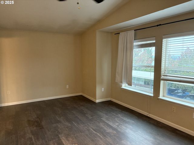 15058 Nw CENTRAL Dr 1003, Portland, OR 97229