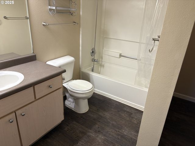 15058 Nw CENTRAL Dr 1003, Portland, OR 97229