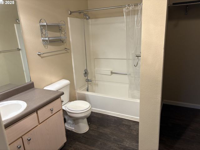 15058 Nw CENTRAL Dr 1003, Portland, OR 97229