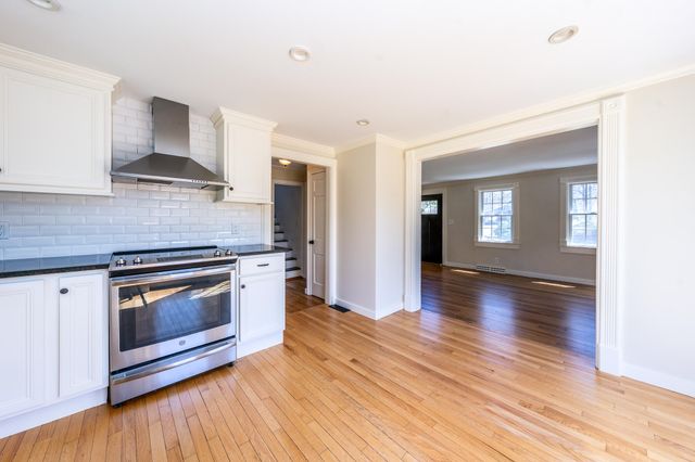 45 Old Phinney's Lane, Barnstable, MA 02630