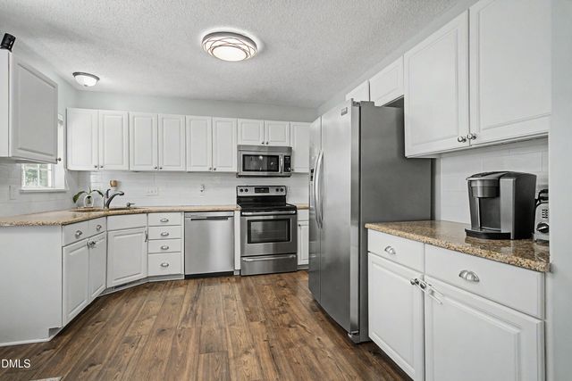1020 Starkland Way, Holly Springs, NC 27540