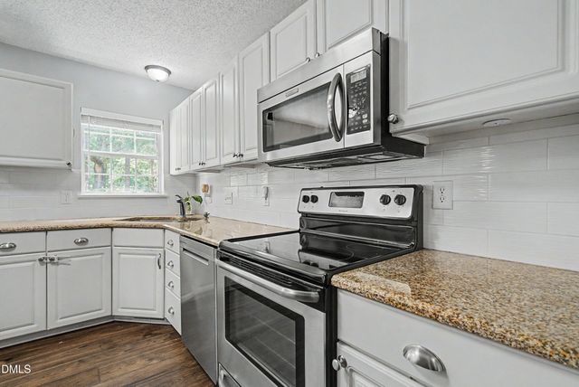 1020 Starkland Way, Holly Springs, NC 27540