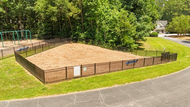 1020 Starkland Way, Holly Springs, NC 27540