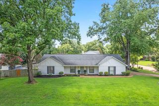 1764 CHERTSY DR, Germantown, TN 38138
