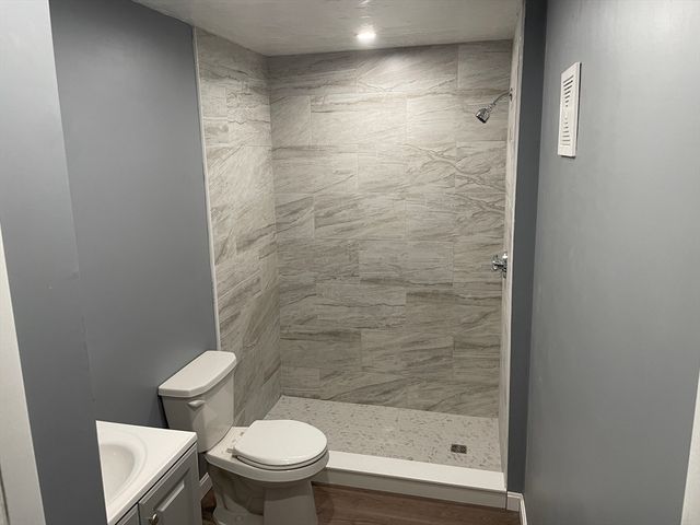 22 Kingswood 6F, Abington, MA 02351